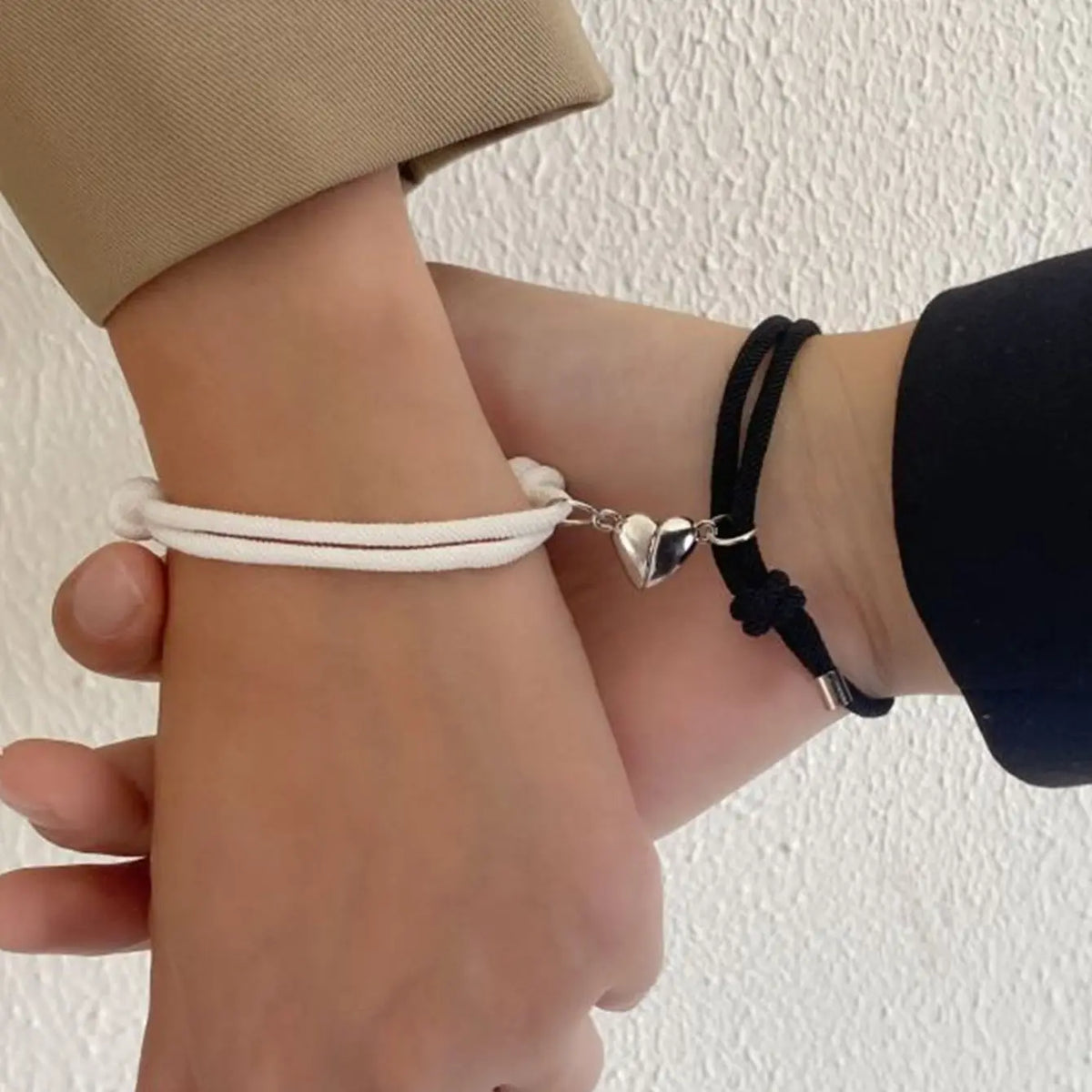 Pulseira de Casal Coração Magnético Love